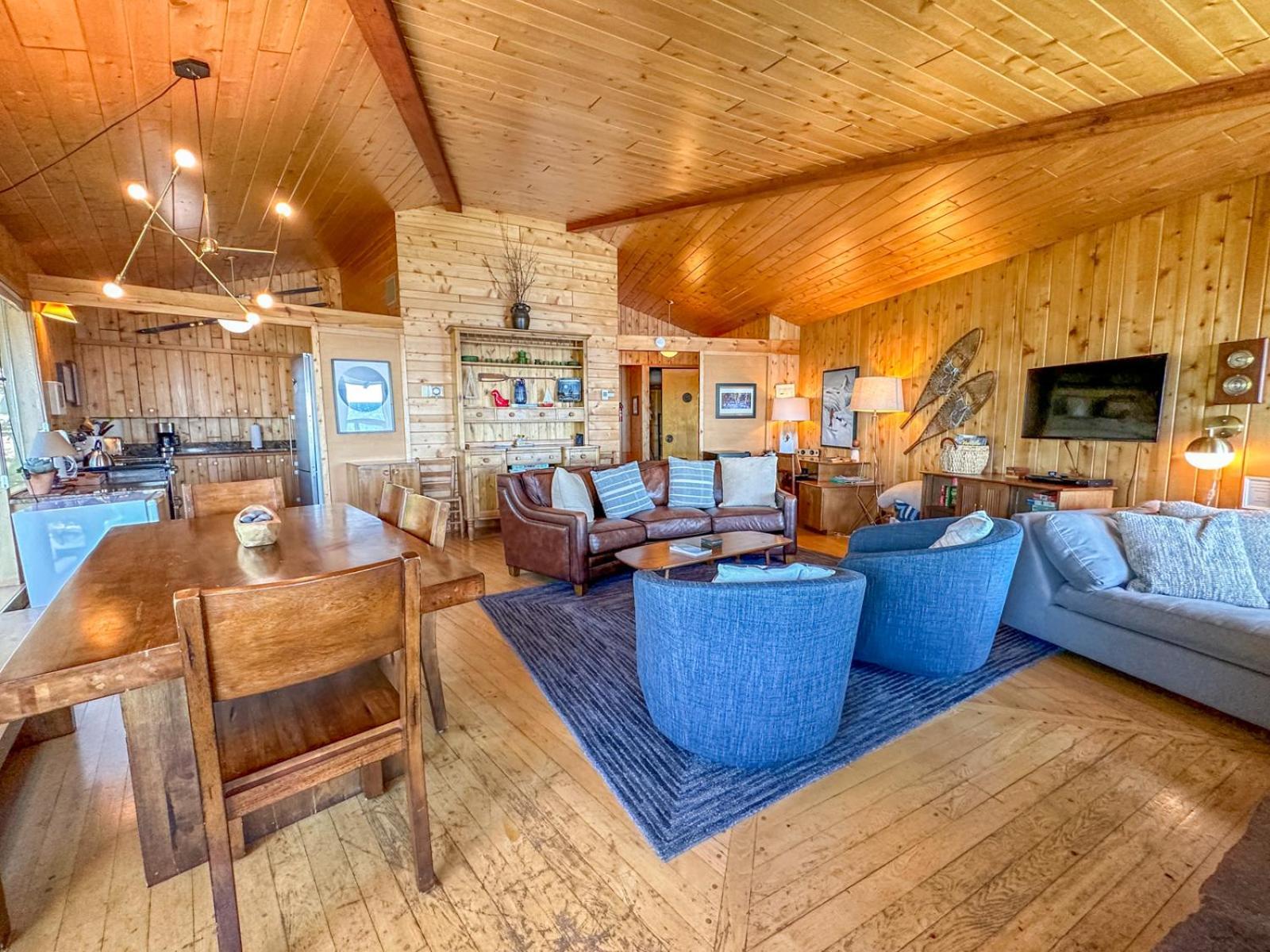 Baileys On The Lake By Cascade Vacation Rentals Лутсен Экстерьер фото