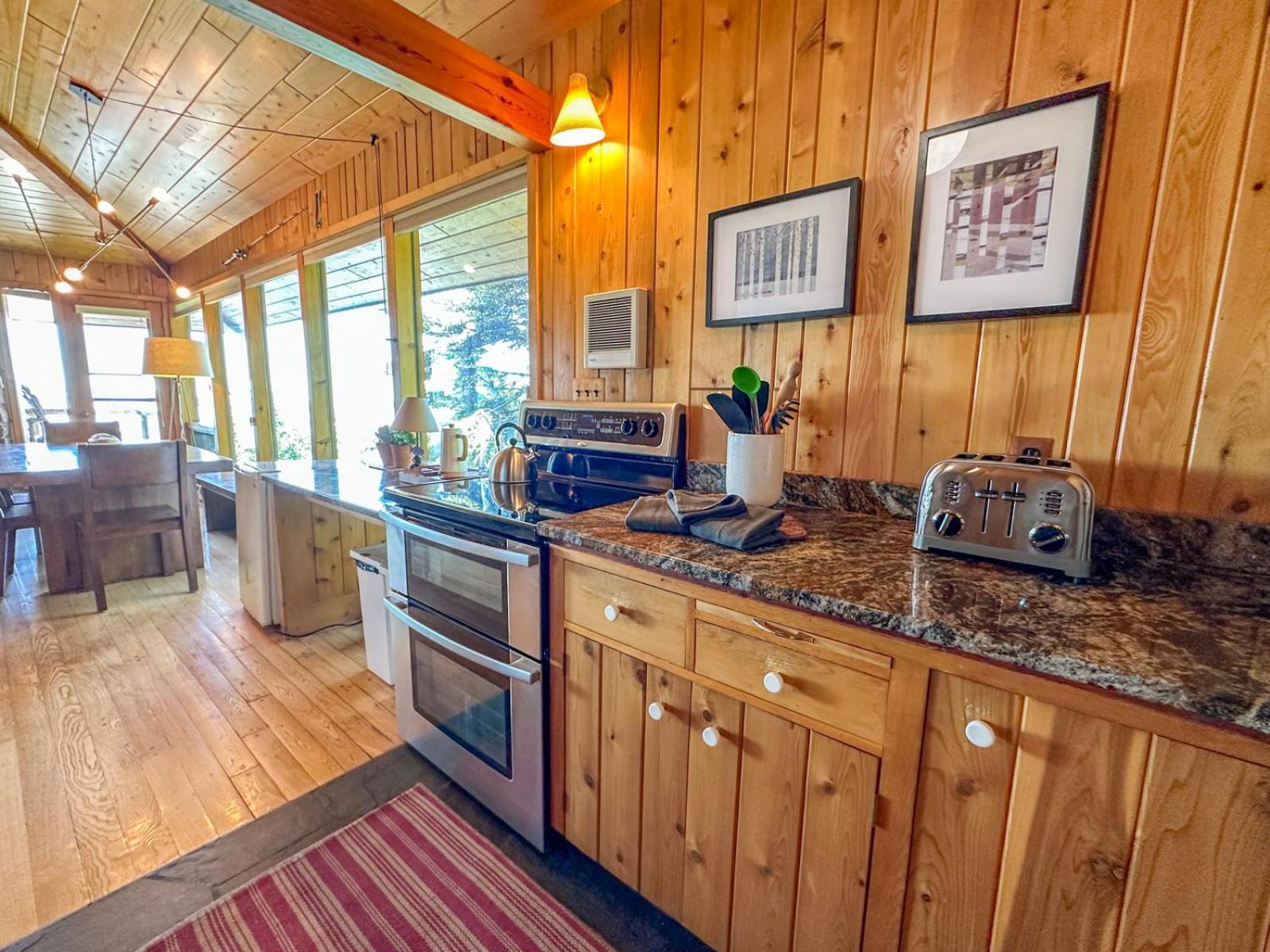 Baileys On The Lake By Cascade Vacation Rentals Лутсен Экстерьер фото